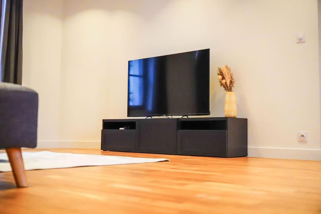 Le Rive Hugo • Elegance & Art De Vivre Apartment Chateauroux Ngoại thất bức ảnh